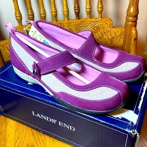 New in Box!! Lands’ End Mary Jane Trekker Size 7.5